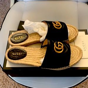 Gucci cream/tan/black slide ons